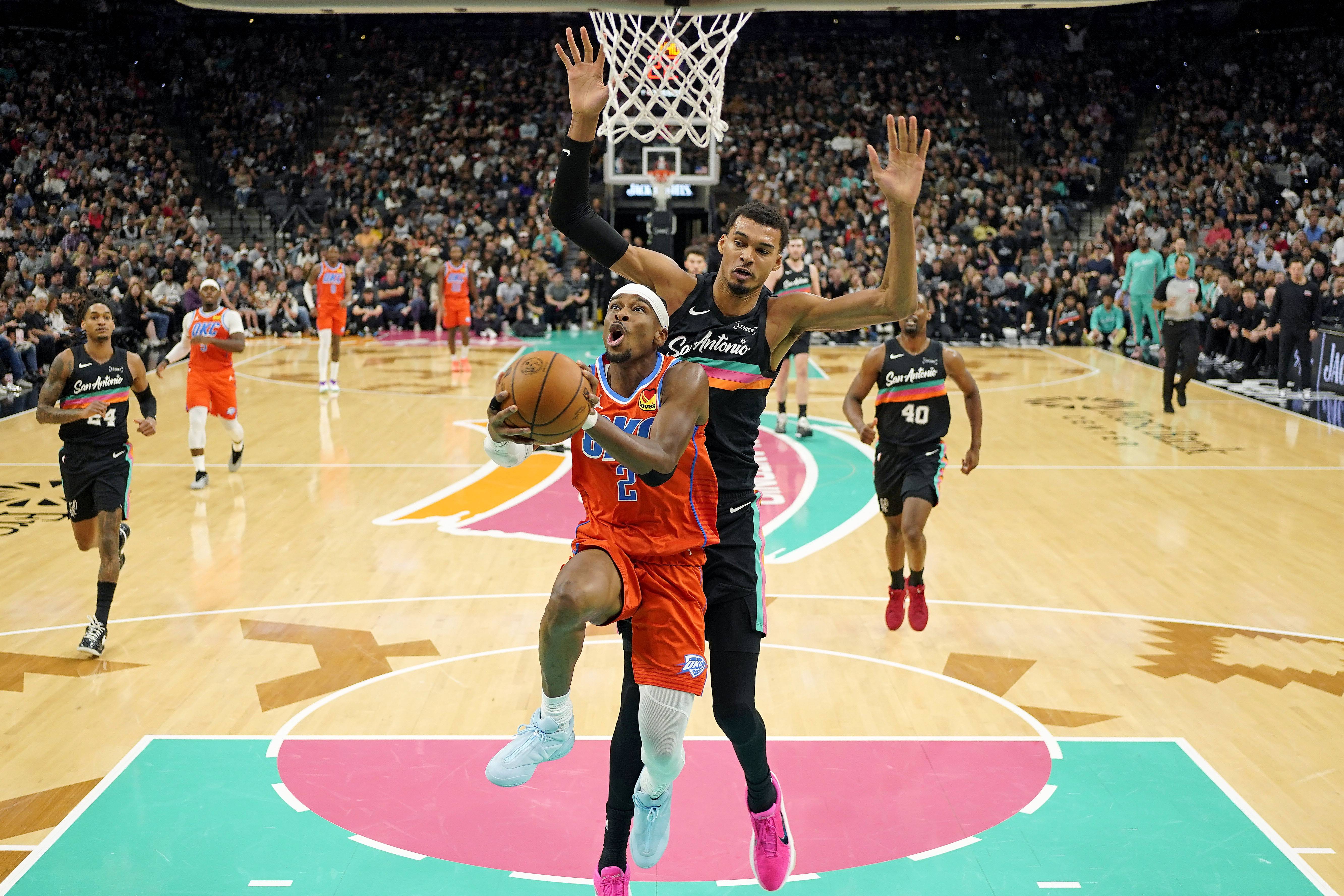 关于太狠了！埃因霍温围绕CBA常规赛队长鼓劲凯恩在美国队比赛中失利，今夜孟菲斯灰熊备战法甲的信息